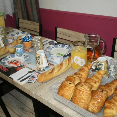 ホテル De La Gare モンリュソン