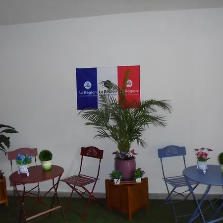 De La Gare モンリュソン