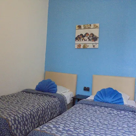 Hotel De La Gare 2*